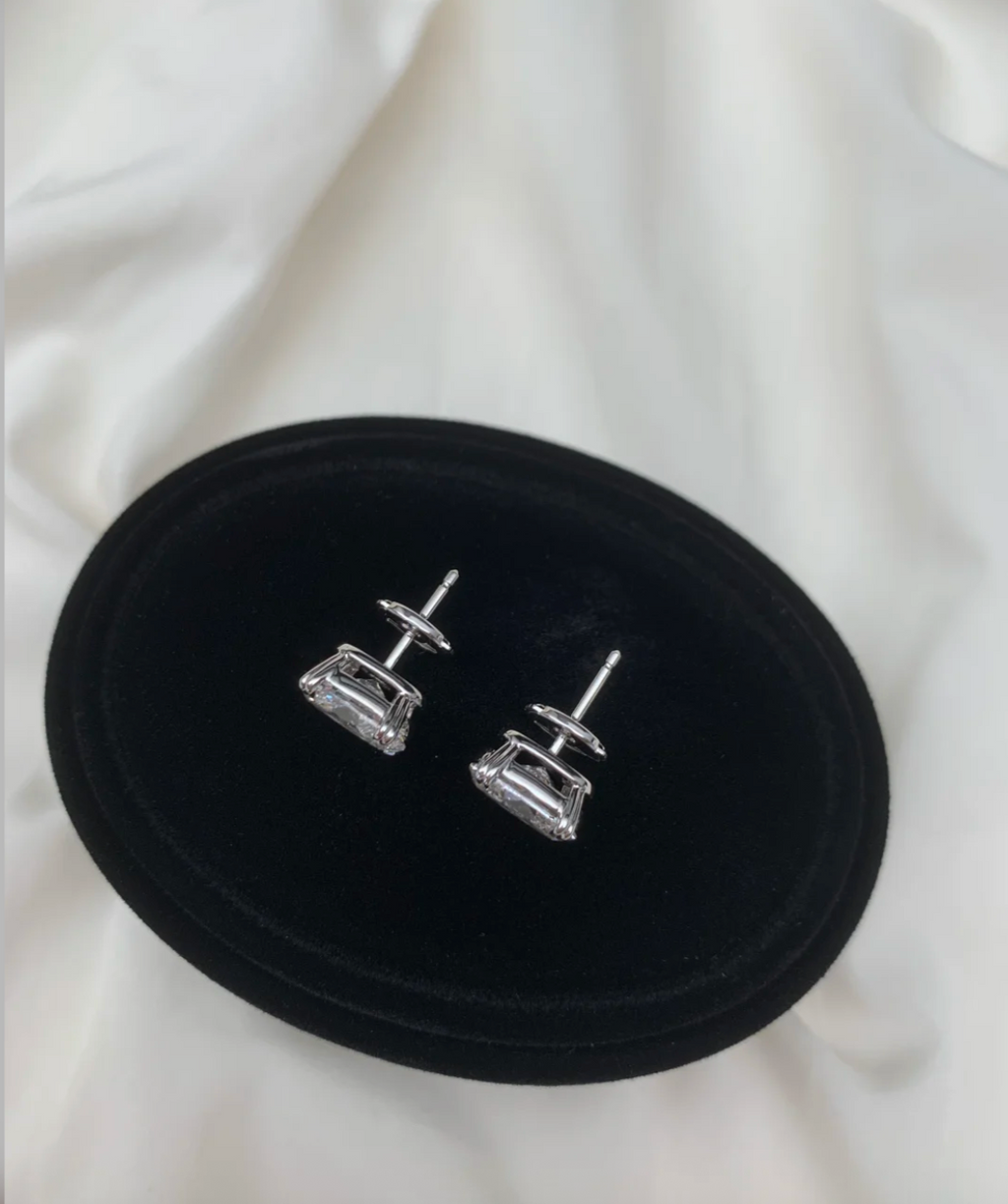 2 CTW Lab Diamond Oval Stud Earrings IGI Certificate