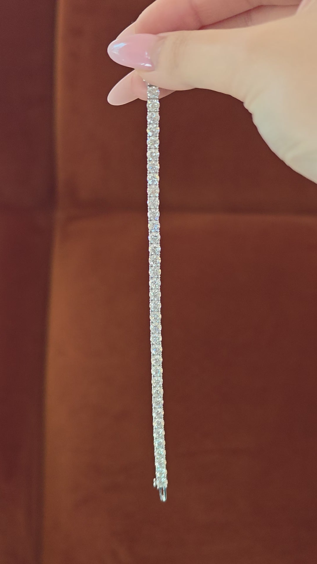 16.96 CTW 18K Gold Lab Diamond Tennis Bracelet  IGI Certificate